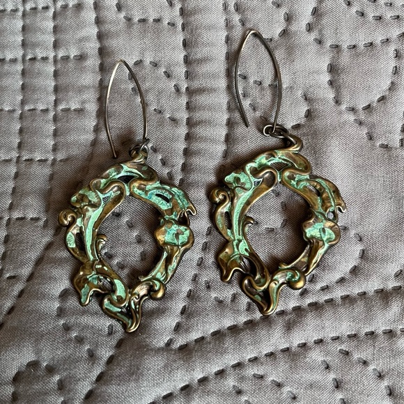 Metal & Turquoise abstract earrings - Picture 3 of 3